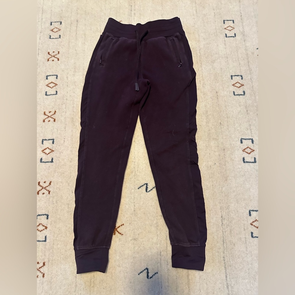 Lululemon joggers size 2